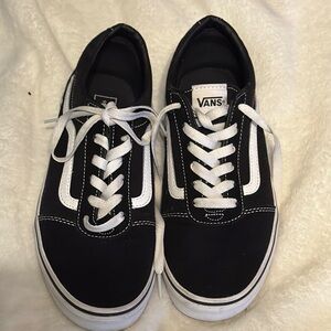 Vans Kids Sneakers in Black and White